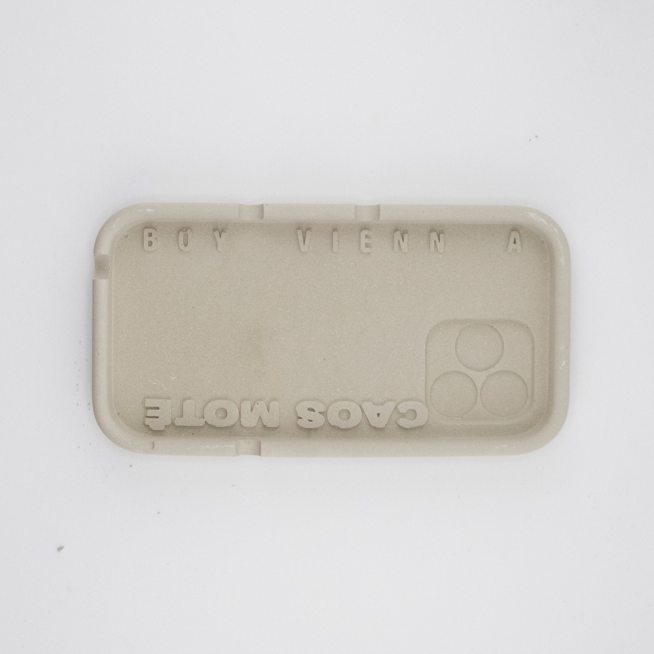 CEMENT TROMPE-L'ŒIL PHONE CASE ASHTRAY - CAOS MOTĒ X BOY VIENNA