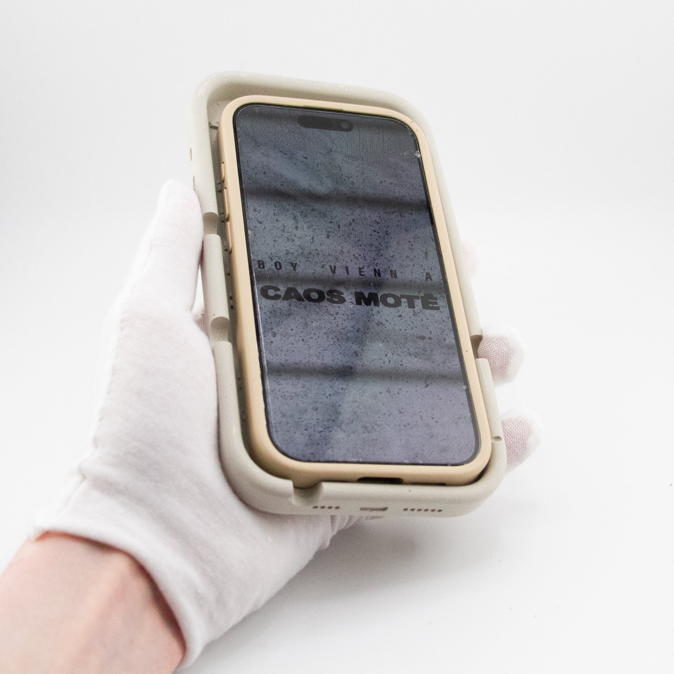 CEMENT TROMPE-L'ŒIL PHONE CASE ASHTRAY - CAOS MOTĒ X BOY VIENNA